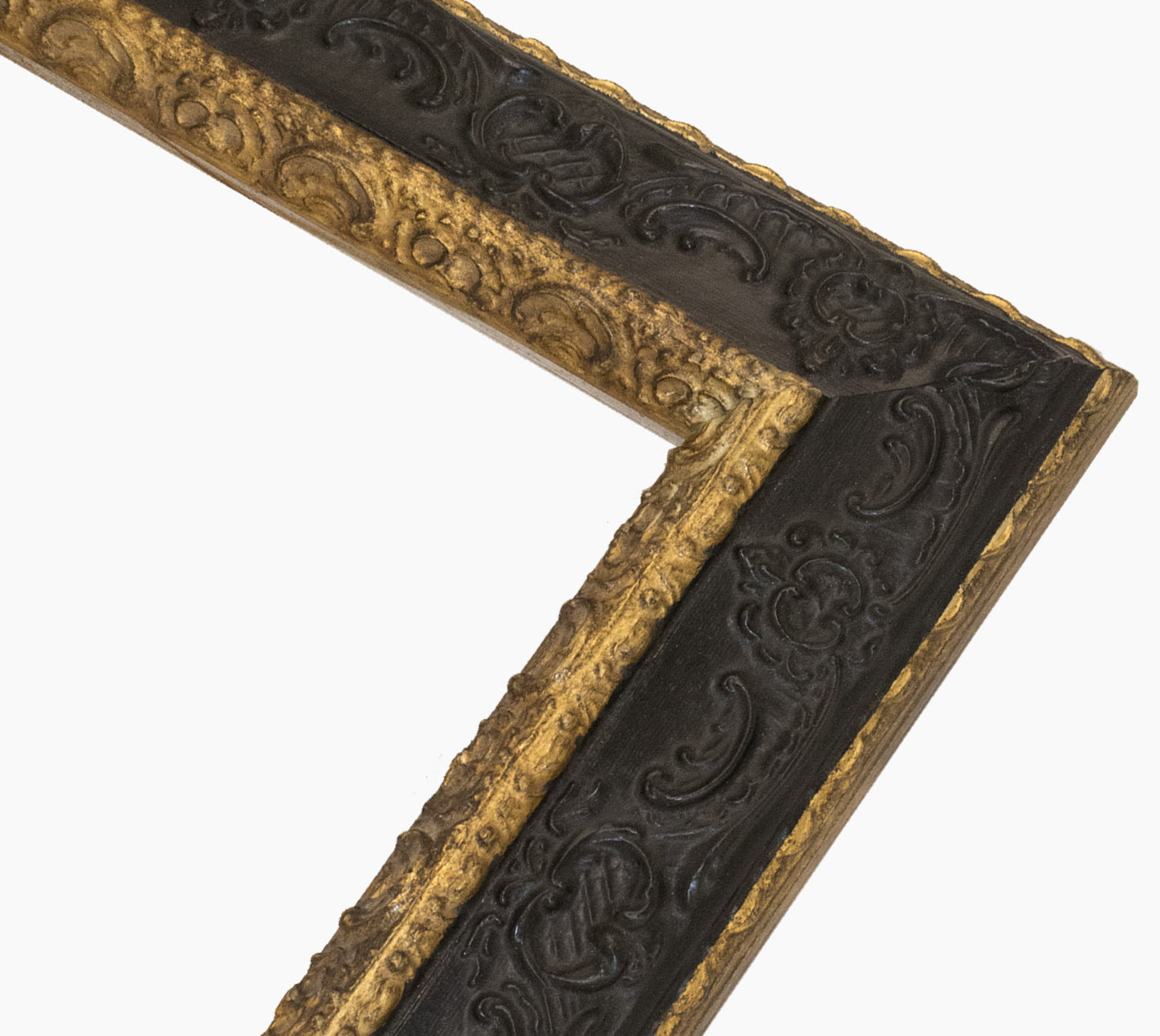 Cadre noire et or en bois sur mesure 634.601