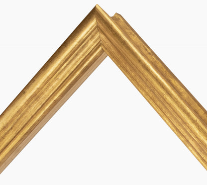 Cadre en bois à la feuille d'or art.240.010