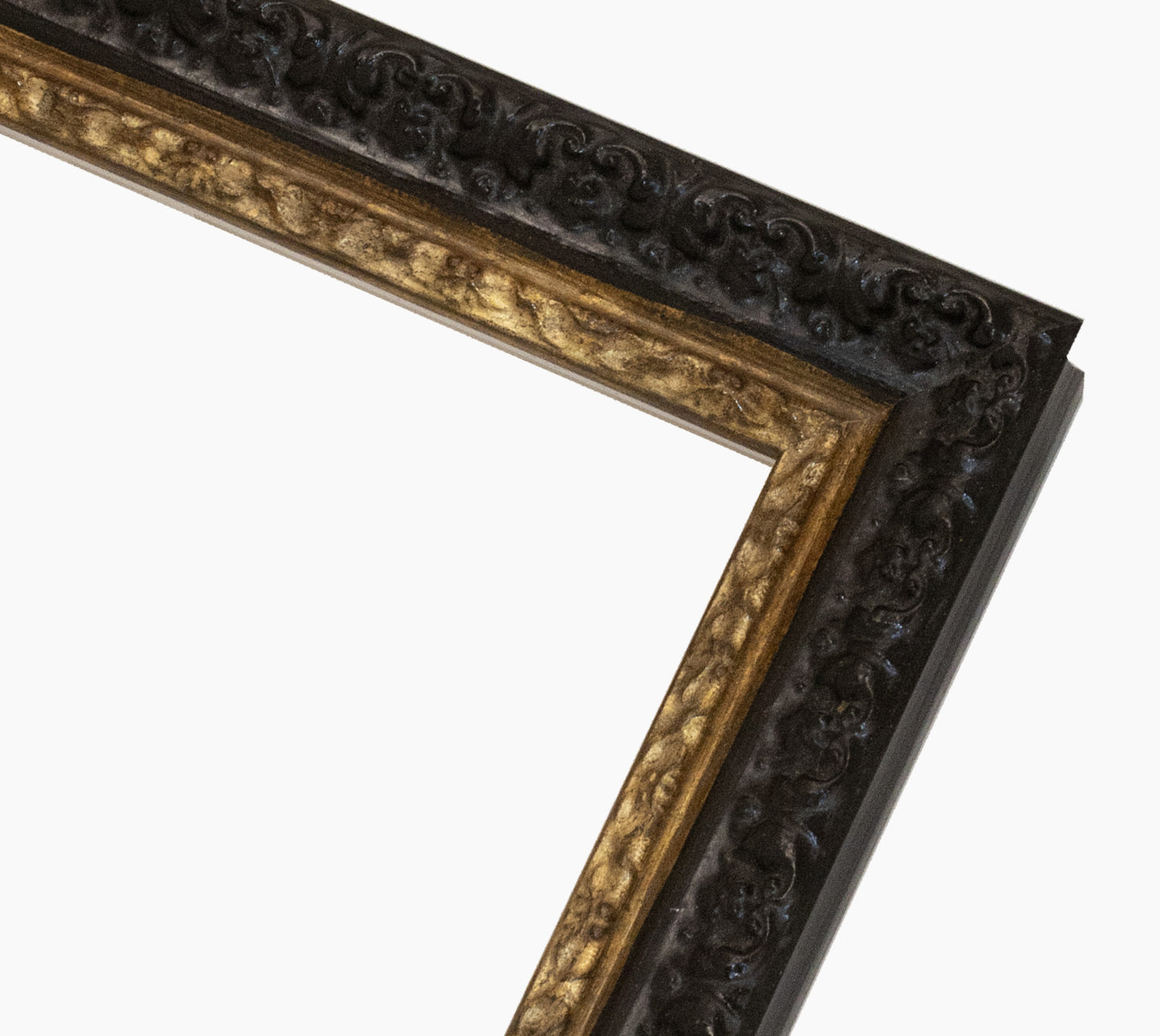 Cadre noire et or en bois sur mesure 495.601